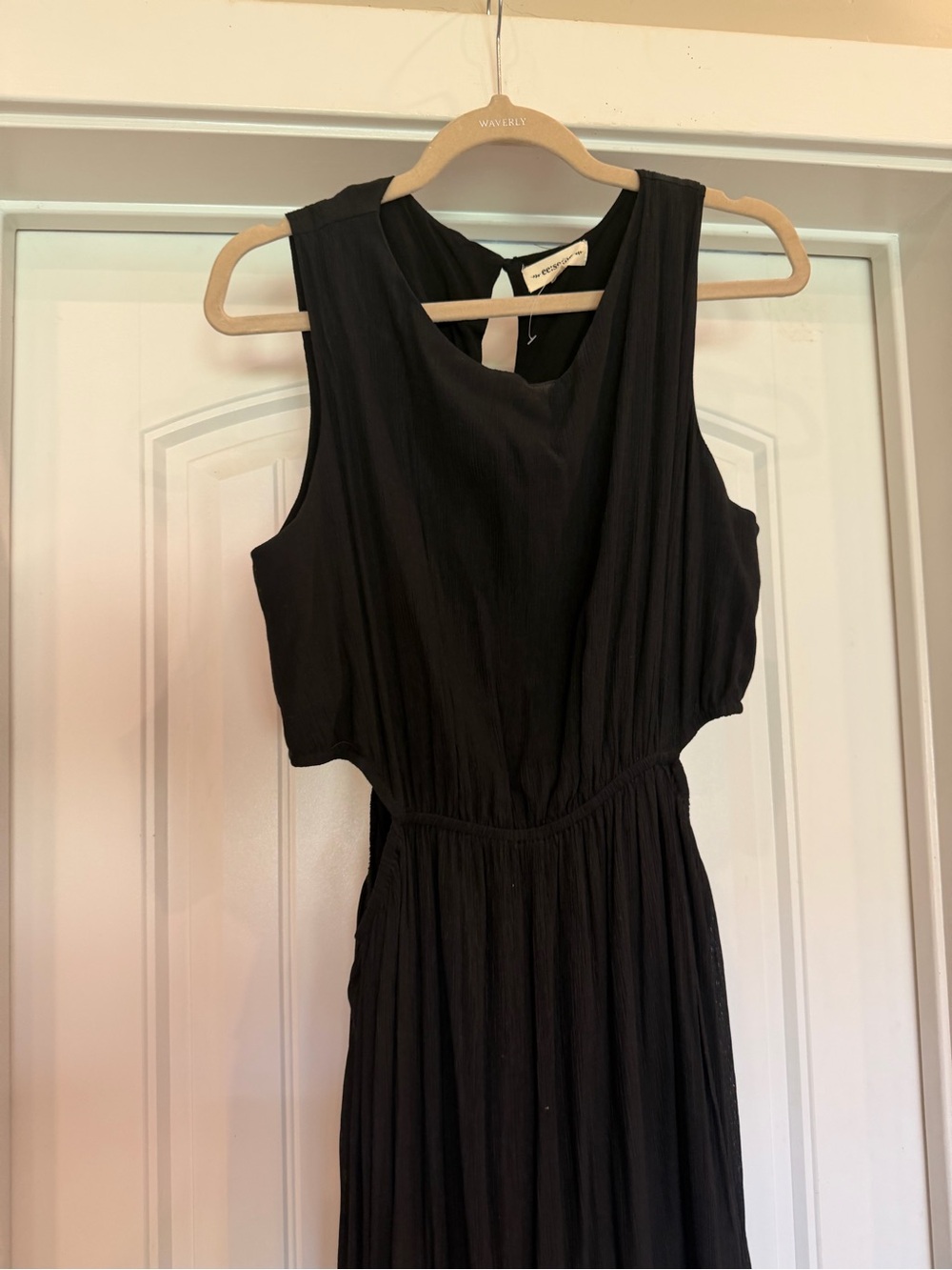 eesome Black Sleeveless Maxi Dress